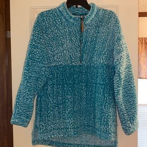 Women’s woolly pull over sweater